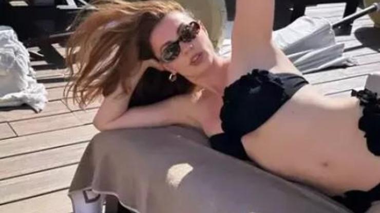 Burcu Özberk yaz sezonunu açtı Bikinili pozları sosyal medyayı salladı