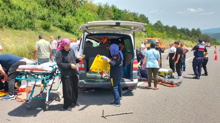 TEMde minibüs takla attı: 1 ölü, 10 yaralı