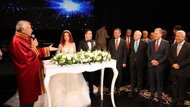 Özel ve Kılıçdaroğlu Adanada nikah şahidi oldu