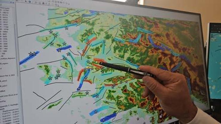 Uzman isim en yakın tehlike deprem deyip uyardı İşte en yüksek riskin olduğu il