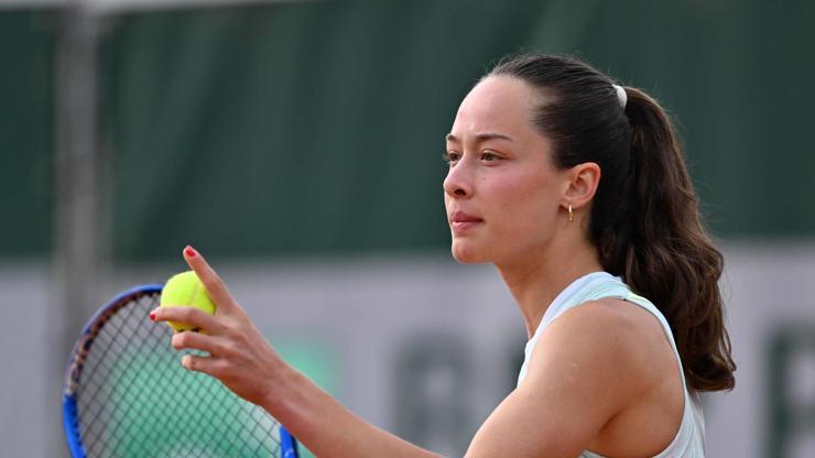 Milli tenisçi Zeynep Sönmez bir rakibini daha eledi