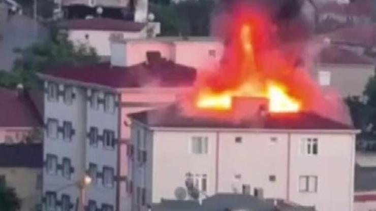 Kartalda 5 katlı binanın çatısı alev alev yandı