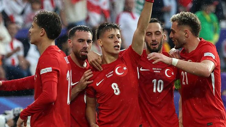 Siyasilerden, A Milli Futbol Takımına tebrik mesajları