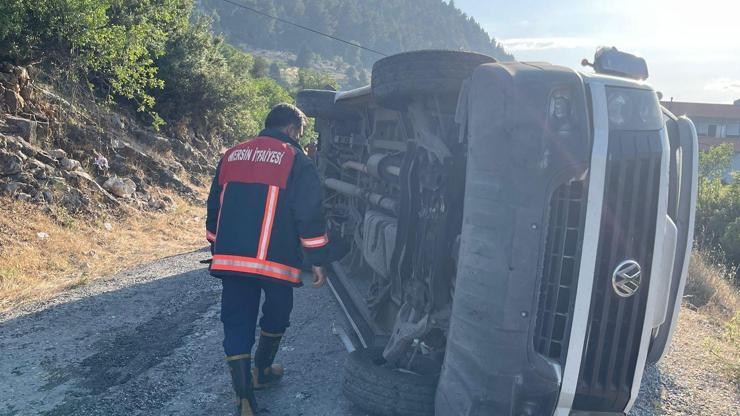 Mersinde minibüs devrildi: 1i ağır, 11 yaralı