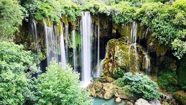 Mersinin saklı cenneti Yerköprü Şelalesi görenleri kendine hayran bırakıyor