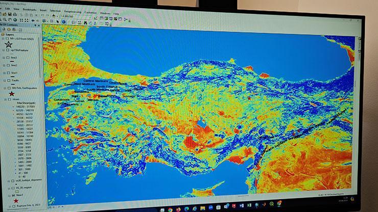 ‘Deprem Bilgi Sistemi’ uygulaması geliştirildi Seçilen noktanın zemin bilgilerini gösteriyor