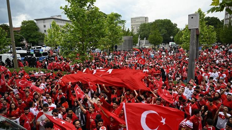 Almanya’da Türkiye coşkusu sokaklara taştı A Millî destek başladı