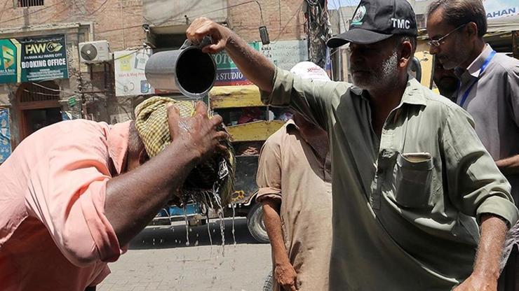 Pakistanda aşırı sıcaklar can aldı 29 kişi hayatını kaybetti