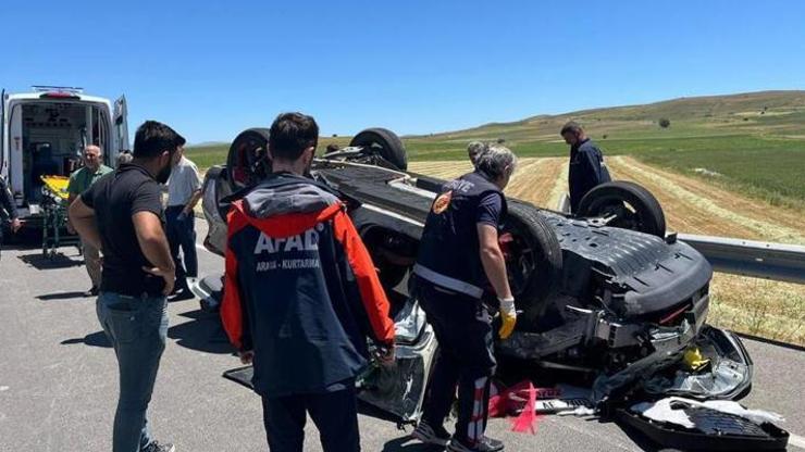 Bayburt’ta gelin arabası ile traktör çarpıştı: 7 yaralı