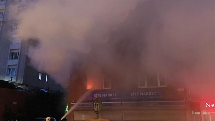 Ataşehirde 14 katlı binada yangın; 1 kişi dumandan etkilendi
