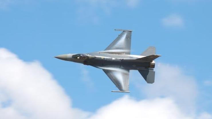 Norveç Ukraynaya F-16 hibe edecek