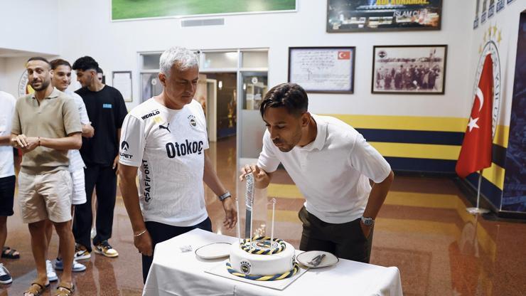 Fenerbahçede İrfan Can Kahveciye doğum günü sürprizi
