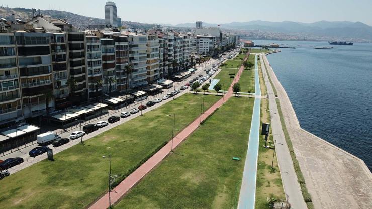 İzmir’de kavurucu sıcak hava bunalttı; cadde ve sokaklar boş kaldı