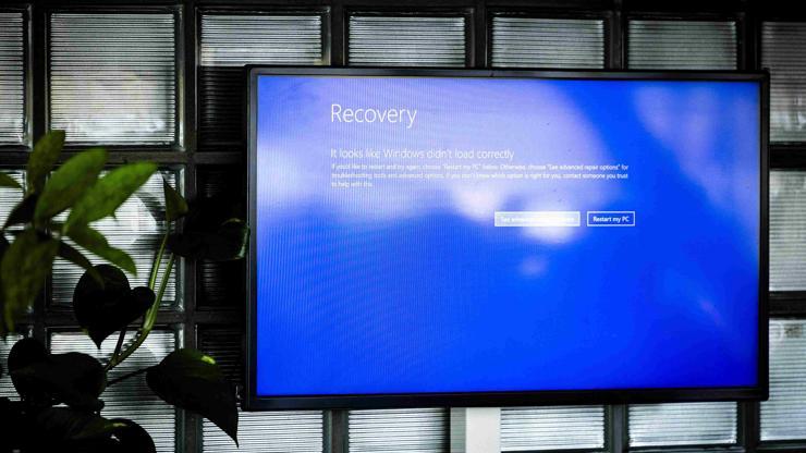 ‘Mavi ekran’ kaosu… Crowdstrike nedir İşte sorunun çözümüne ilişkin önerilen 4 adım…