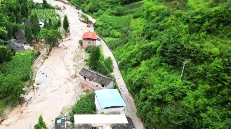 Çin sel felaketine teslim oldu