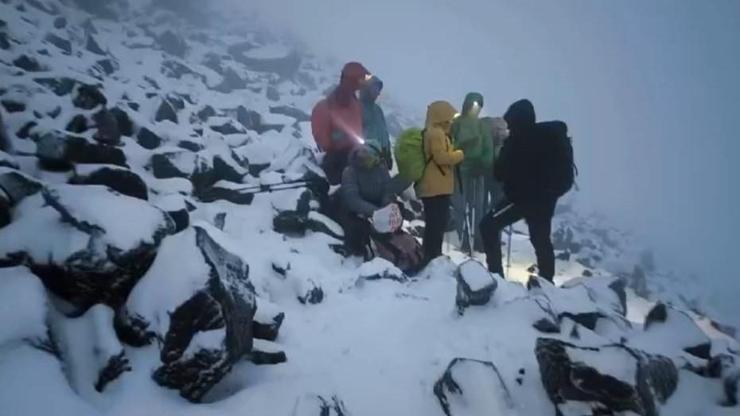 ACI HABER: Ağrı Dağında tipide kaybolan 2 kişinin cansız bedenine ulaşıldı