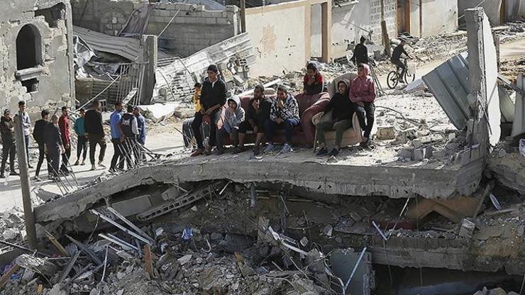 Gazze’de UNICEF aracına ateş açıldı