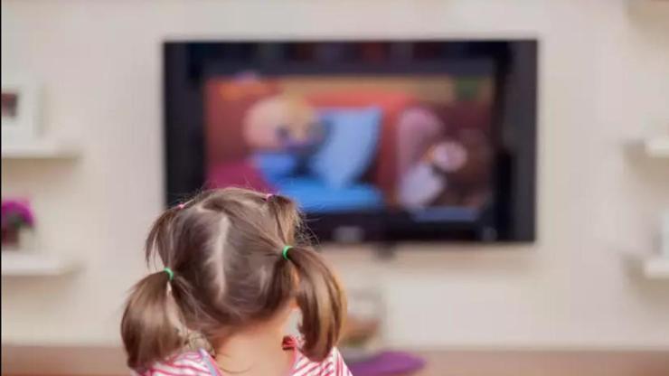 Ekrana sıklıkla maruz kalan çocuklarda otizm benzeri tablo ortaya çıkabiliyor
