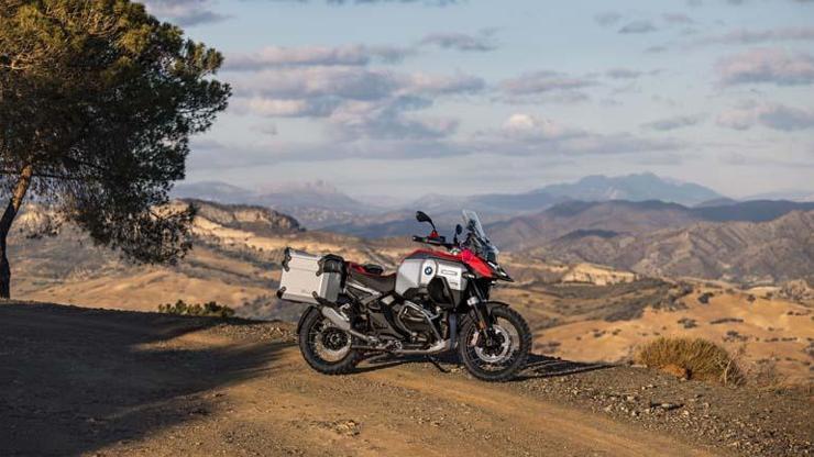 Yeni BMW R 1300 GS Adventure yola indi