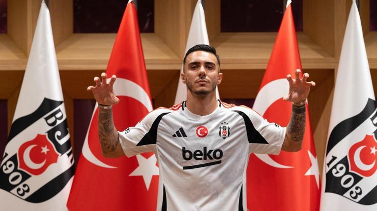 Beşiktaş, yeni transferi Emirhan Topçunun lisansını çıkardı