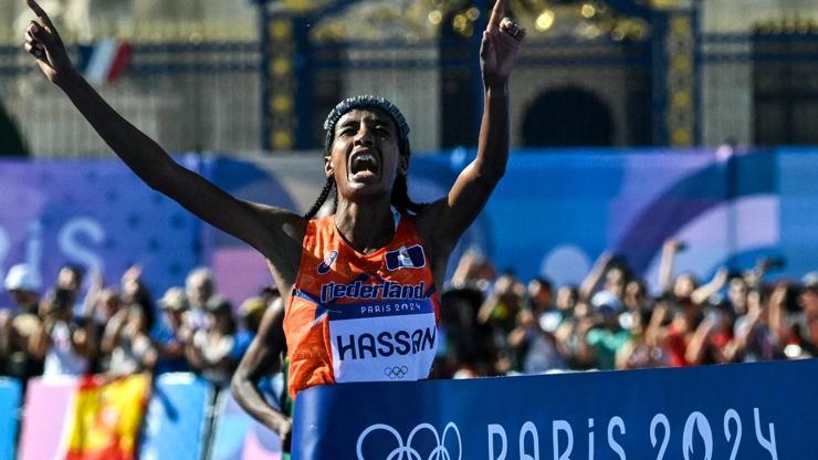 Kadınlar maratonda olimpiyat rekoru Hollandalı Sifan Hassandan altın madalya...