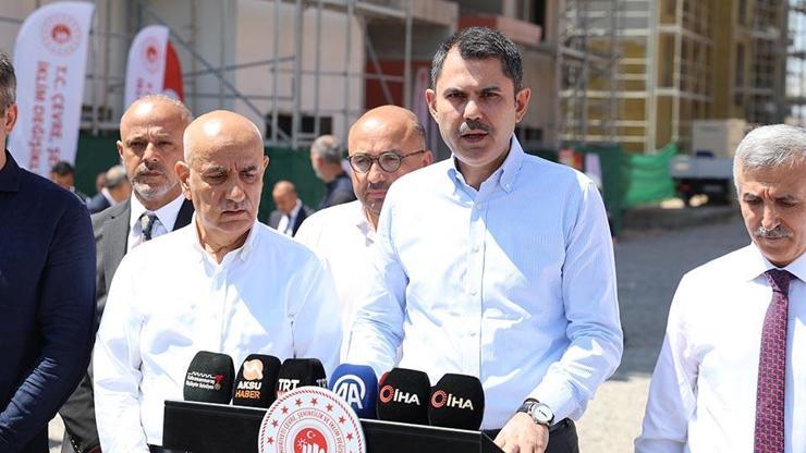 Bakan Kurum: Elimizi deprem bölgesinden çekmeyiz