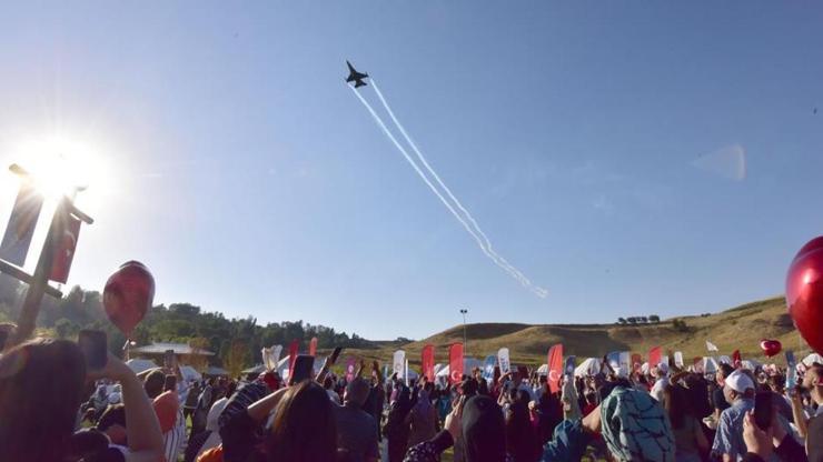 Yine nefesleri kesti Ahlatta SOLOTÜRK gösterisi