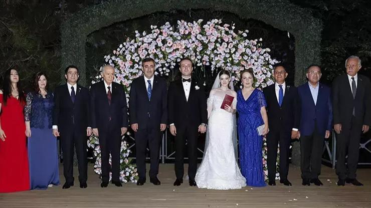 Cevdet Yılmaz ve MHP Lideri Bahçeli nikah şahidi oldu