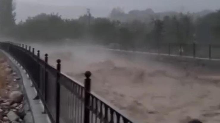 Sivas'ta sağanak sele neden oldu Sivas'ta sağanak sele neden oldu