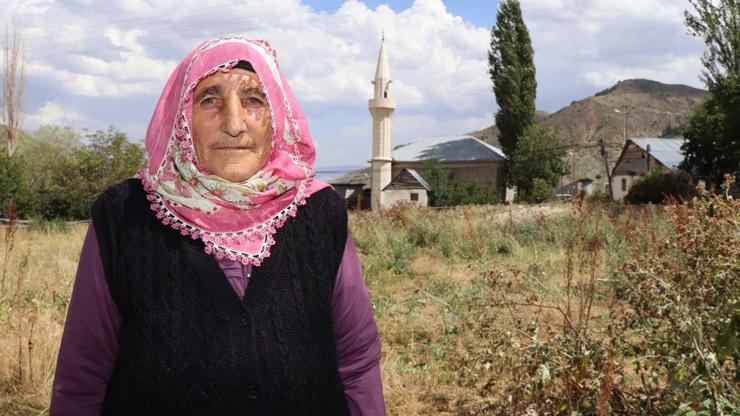 Muhtar vefat edince görev 4 torunlu kadın azaya kaldı Muhtar vefat edince görev 4 torunlu kadın azaya kaldı