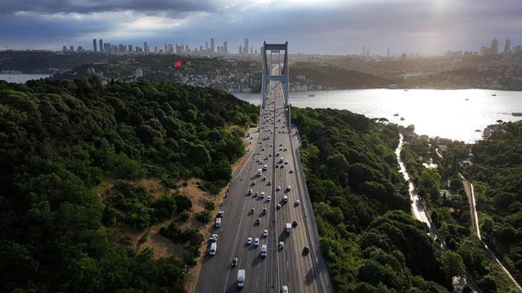 Hafta sonu için plan yapanlar dikkat İstanbulda bazı yollar trafiğe kapatılacak