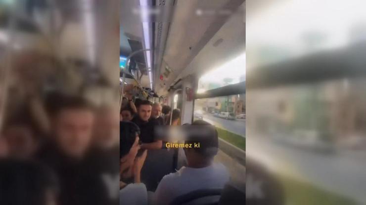 Video Haber | Güzergahından çıkan metrobüs Kadıköyü turladı