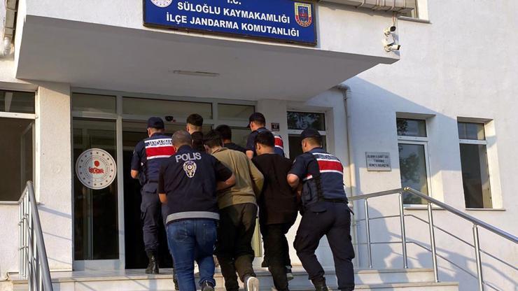 Edirne'de 16 kaçak göçmen ile 2 organizatör şüphelisi yakalandı