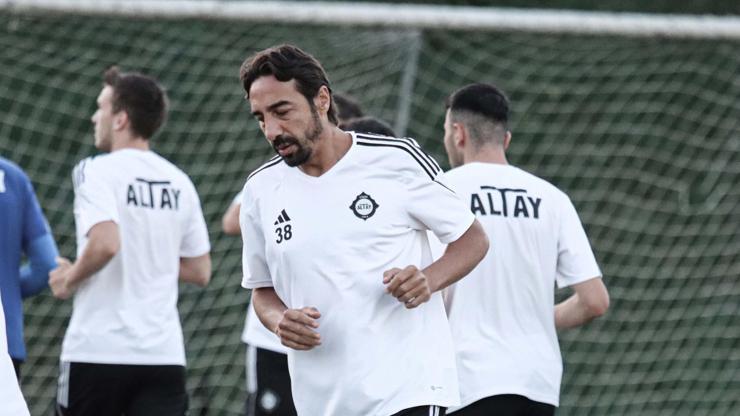 43 yaşındaki İbrahim Öztürk futbolu bırakma kararı aldı