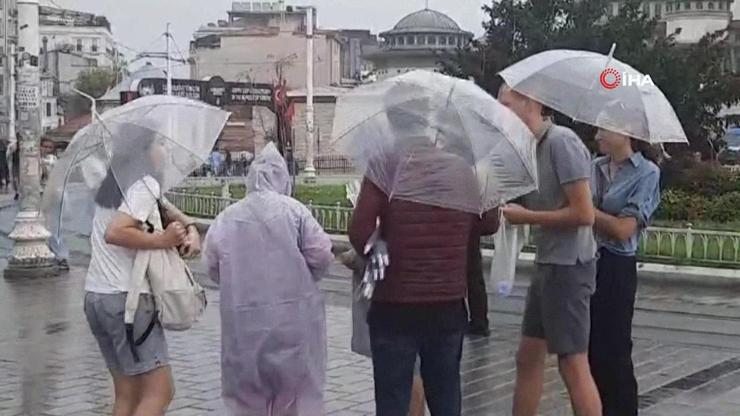 İstanbul sağanak yağışa teslim oldu