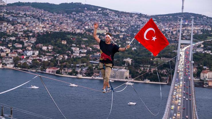 İp üstünde kıta değiştirdi