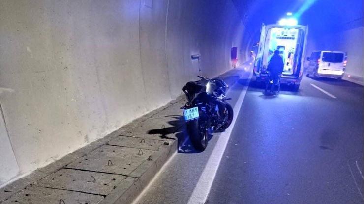 Bilecik'te tünelde kamyonete çarpan motosikletin sürücüsü yaralandı