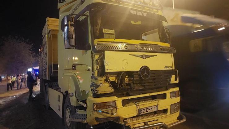 Alkollü TIR şoförü, yarım saatte 3 kazaya karıştı: 2 ölü, 2 yaralı