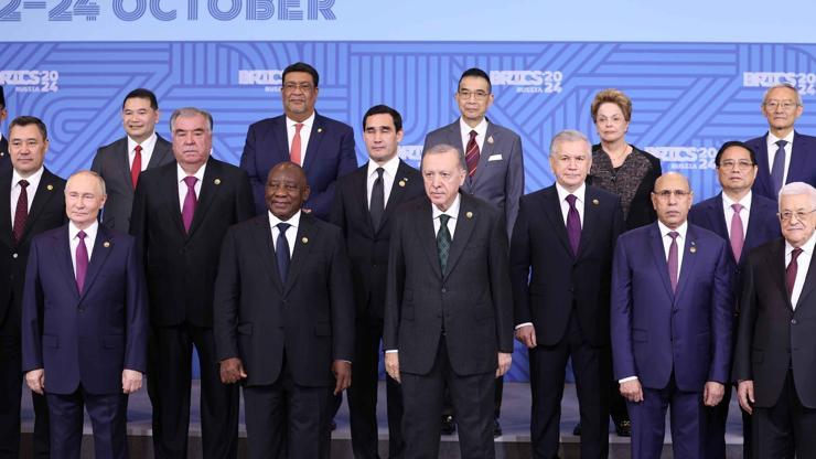 Cumhurbaşkanı Erdoğan, BRICS Zirvesi aile fotoğrafı çekimine katıldı