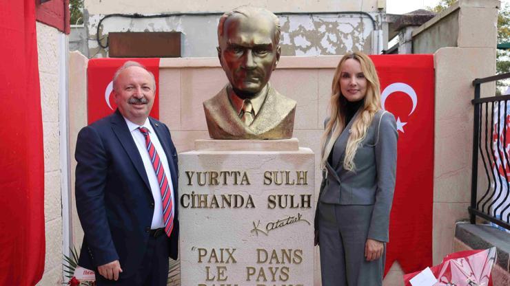 Fransada Atatürk büstünün açılış töreni yapıldı