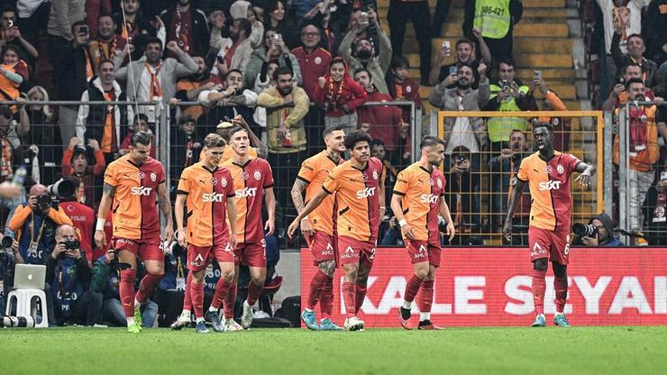 Dev derbide Galatasaray, Beşiktaşı mağlup etti