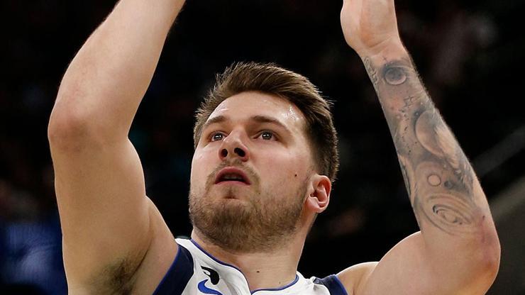 Luka Doncic, Dallas Mavericksin galibiyetinde başrol oynadı