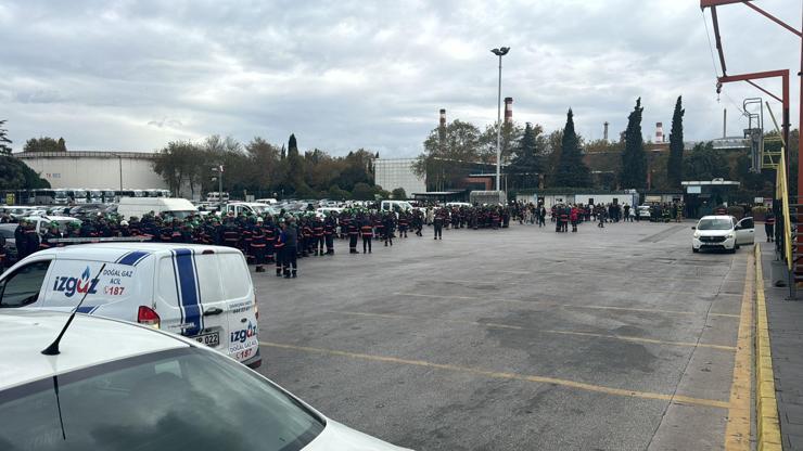 SON DAKİKA TÜPRAŞın Kocaeli-Gölcük tesislerinde patlama Birçok ilçeden duyuldu | Video Haber