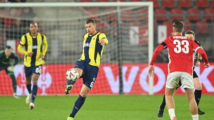 Fenerbahçe, Hollandada kayıp AZ Alkmaar 3-1 Fenerbahçe