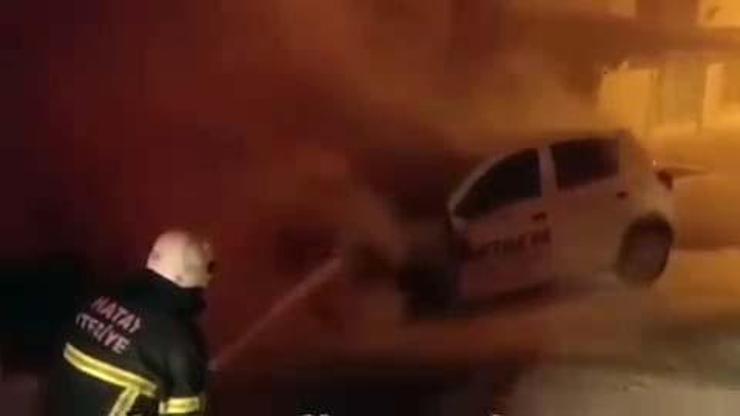 Hatay’da park halindeki otomobil yandı Hatay’da park halindeki otomobil yandı