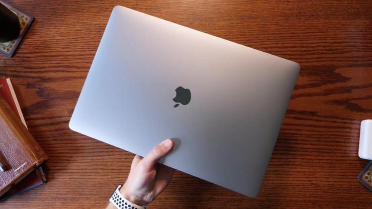 OLED’li MacBook Air için iyi haberler gelmiyor