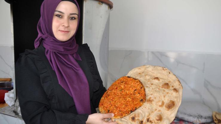 Kumlu’da, kadın girişimciler tandırda ekmek üretiyor Kumlu’da, kadın girişimciler tandırda ekmek üretiyor