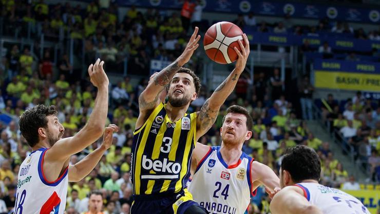 Anadolu Efes ile Fenerbahçe Beko karşı karşıya