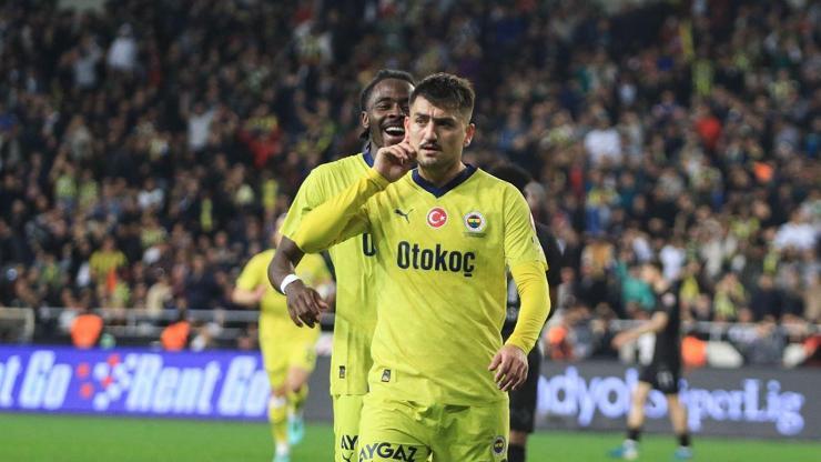 Ve Cengiz Ünder Beşiktaş'ta! Fenerbahçe resmen açıkladı... Ve Cengiz Ünder Beşiktaş'ta! Fenerbahçe resmen açıkladı...