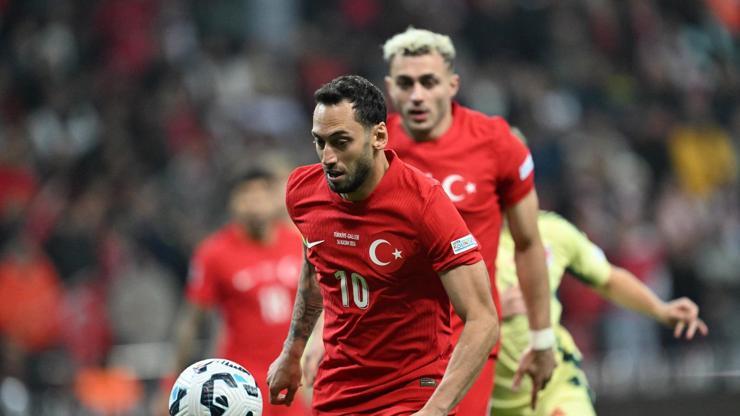 Milli maçta sakatlanan Hakan Çalhanoğlunun son durumu belli oldu